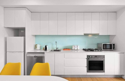 Surry Hills Apartment | Central luminous 2 beds with balcony & aircon