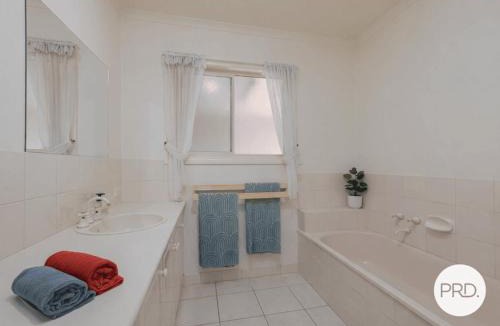 Mildura House | Central Mildura Townhouse 2BR Walk to City Heart