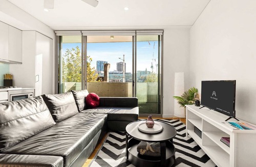 Surry Hills Apartment | Central, modern 1 bedroom with air-con & balcony
