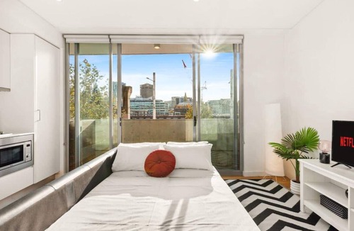 Surry Hills Apartment | Central, modern 1 bedroom with air-con & balcony