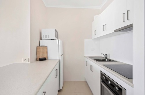 Airlie Beach Apartment | Central Ocean View # 27 Wi-Fi 2 Pools