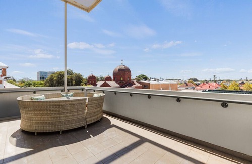 Northbridge Apartment | Central Perth city penthouse apt in Northbridge