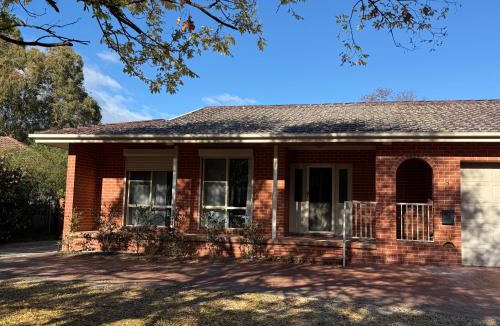 Turner House | Central Private Room - Stroll to ANU & City