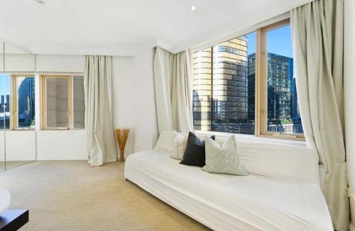 The Rocks Apartment | Central Rocks 1BR Walk to Harbour & Pool Gym