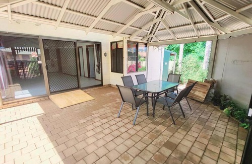 Geraldton Apartment | Central to town - Vintage and cosy entire home