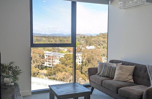 Phillip Apartment | Central Tranquillity @Woden