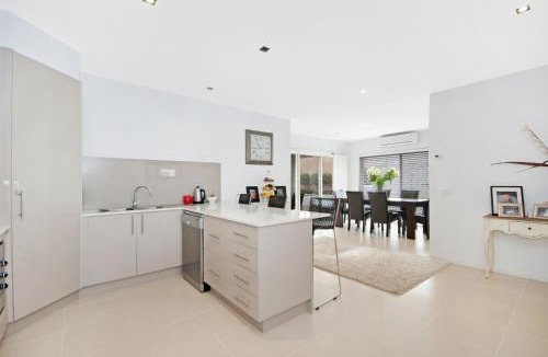 Warrnambool House | Central Warrnambool Townhouse