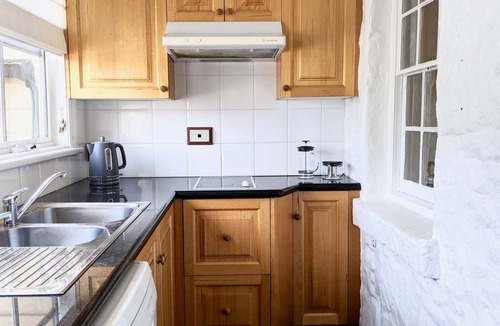 Port Fairy Cottage | Centrally located quaint historic cottage