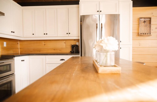 Pointe-au-Pic Ski Chalet | Chalet Peah - Log Cabin in the Heart of Charlevoix