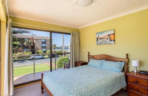 Tuncurry Apartment | Champagne Court 1