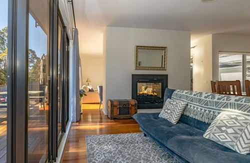 Wentworth Falls House | Chancery Lane - Four Bedroom House, Sleeps 8
