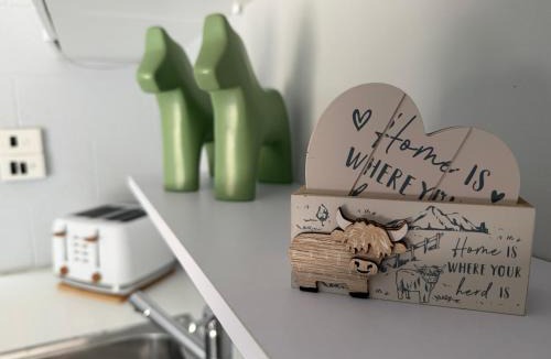 Exeter House | Chandelle Park Farm Stay