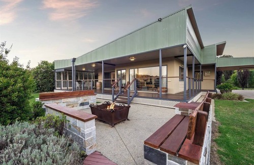 Burnside House | Charlie Bravo Chalet Escape to the Golden Triangle