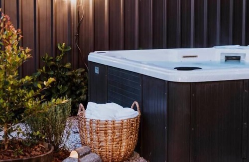 Central Mudgee Cottage | Charlies Stylish Cottage in the Heart of Mudgee
