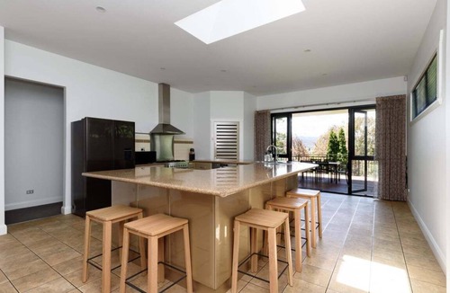 East Launceston House | Charm & Modern Comfort in East Launceston