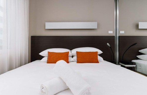Greenway Apartment | Charming 1-Bed by South Point Shops