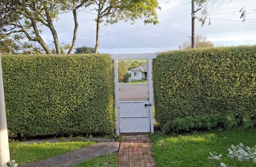 Korumburra Cottage | Charming 1-bedroom 100 year old miners cottage in lovely Korumburra.