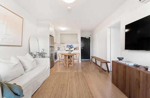 Annandale Apartment | Charming 1 Bedroom Apt in Annandale, City Views & Heritage Charm