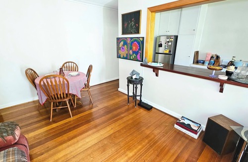 St Kilda West Apartment | Charming 1-bedroom apartment in enchanting St Kilda with AC, WiFi