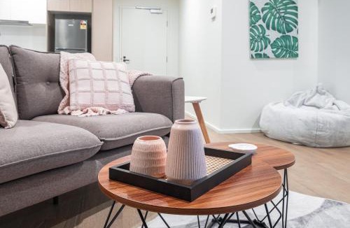 Maribyrnong Apartment | Charming 1BR MaribyrnongWifibalcony