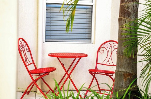 Victor Harbor House | Charming 2-Bedroom Holiday Retreat with Pool