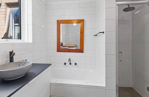 Parkville Apartment | Charming Apartment Close to Royal Park