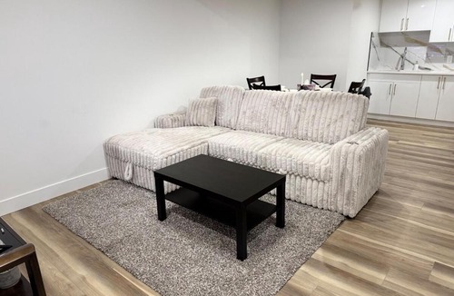 Southeast Edmonton House | Charming Basement Suite