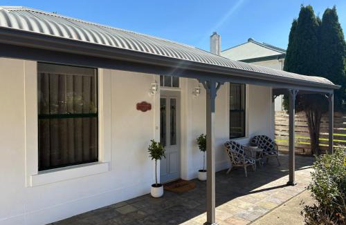 Mount Gambier House | Charming CBD cottage - walk everywhere