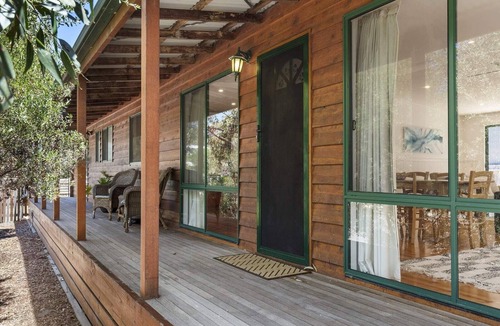 Anglesea House | Charming Cedar Cottage