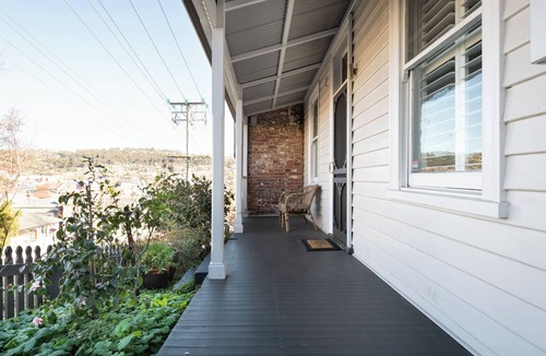 Launceston CBD House | Charming Cottage in a Great Location