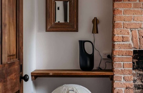 North Hobart Apartment | Charming Georgian Apartment in Old Hobart Town