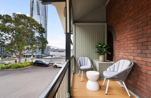 Millers Point Apartment | Charming Harbour View Porch by The Rocks