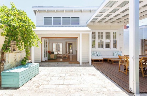 Fremantle House | Charming Heritage Cottage |Stylish Sth Freo