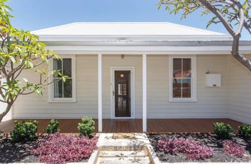 Fremantle House | Charming Heritage Cottage Stylish Sth Freo