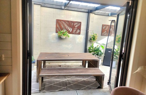 Laverton House | Charming Holiday House in Laverton Modern Comfort & Convenience