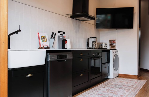 Invermay House | Charming Invermay Townhouse with Courtyard