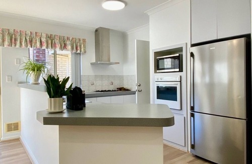 Osborne Park Villa | Charming Osborne Park Home