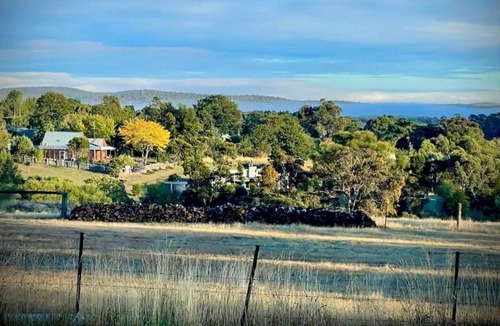 Hepburn House | Charming pet friendly home in Hepburn Springs