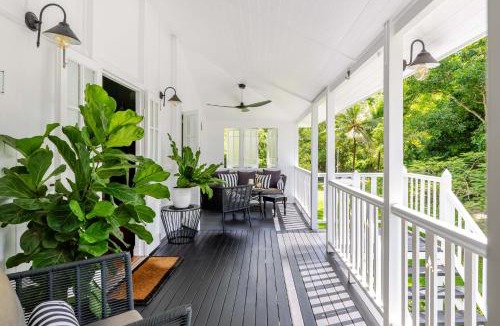 Mowbray House | Charming Queenslander surrounded by Rainforest