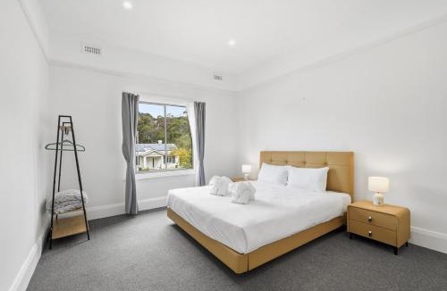 Sandy Bay House | Charming Sandy Bay Stay