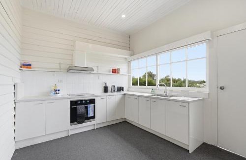 Sandy Bay House | Charming Sandy Bay Stay