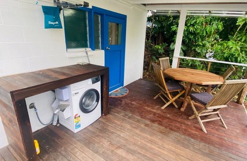 Yorkeys Knob Apartment | Charming studio near the boat club with deck