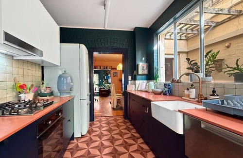 Newcastle East Apartment | Charming Townhouse Steps from Newcastle Beach