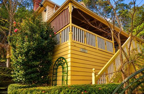 Warburton Bed & Breakfast | Charnwood Cottages