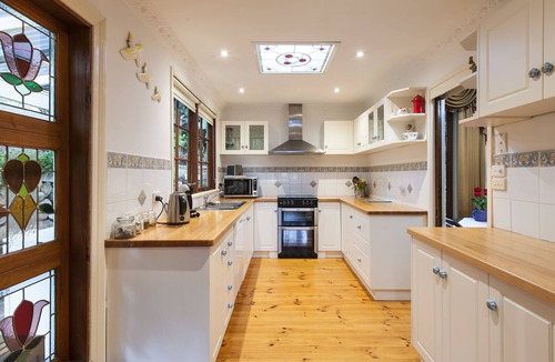 Warburton Cottage | Charnwood Cottages