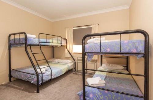 Jindabyne House | Charvel 35 Gippsland Street
