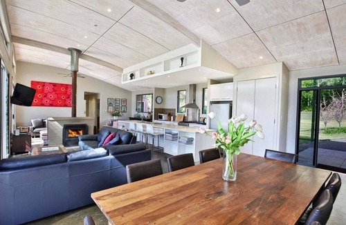 Wattamolla House | Cherrywood - A Modern Australian Bush Home