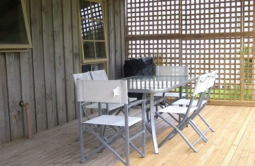 Cowes Cottage | Cherub Cottage - quiet romantic getaway. Wifi & Disney