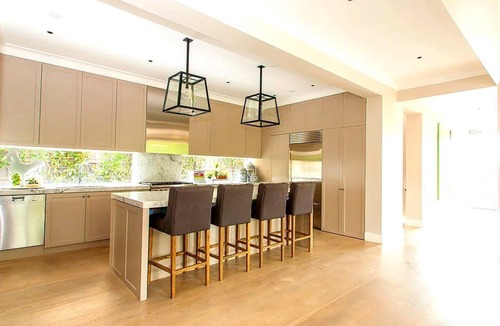 Armadale North House | Chesterfield Ave (Heated Pool)