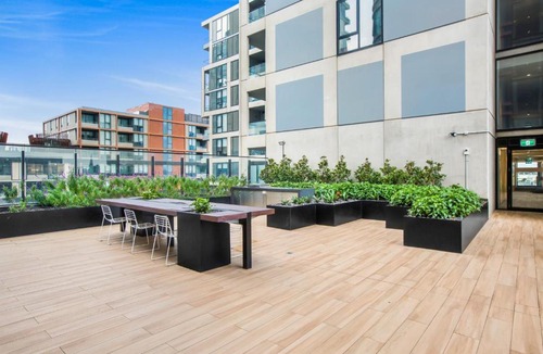 Moonee Ponds Apartment | Chic 1-Bed with City Views, Parking, Gym & Pool